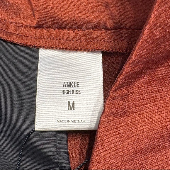 ❄️ EXPRESS Cropped Pants - Picture 7 of 10